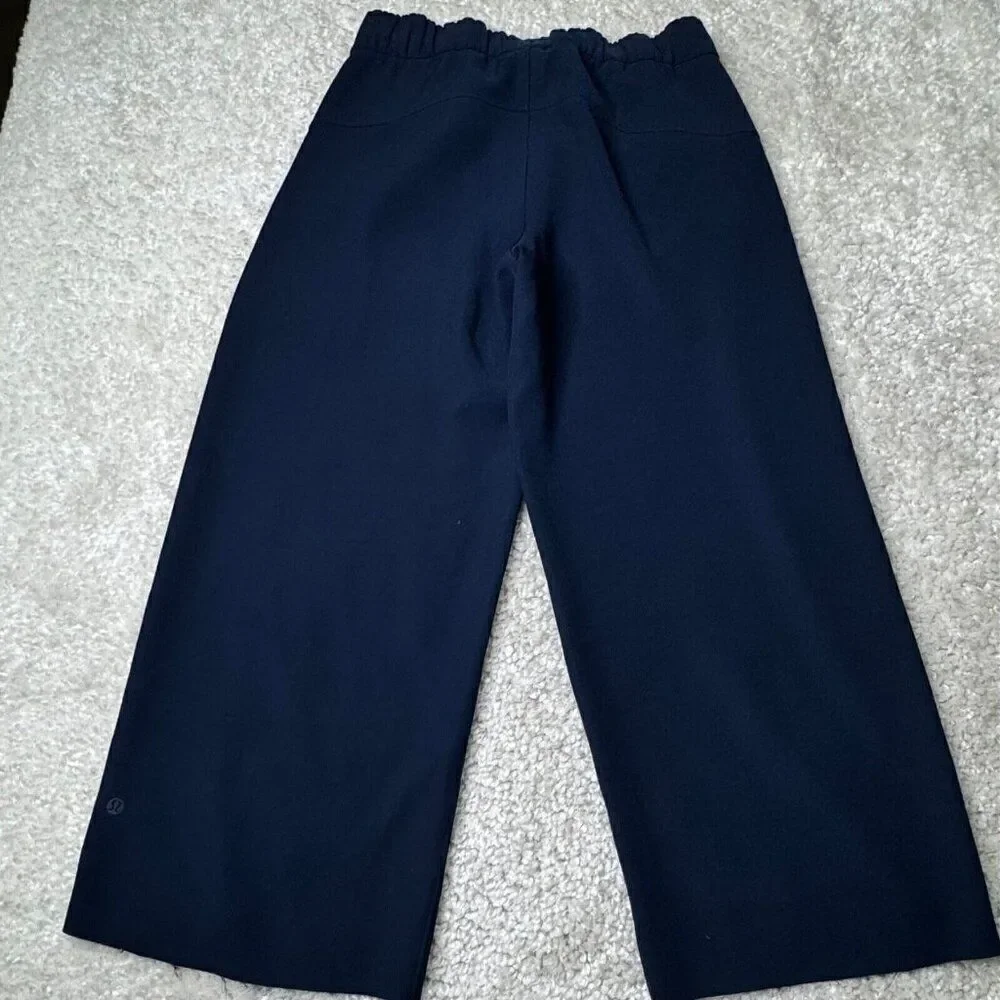 Lululemon On the Fly Crop Raw Hem Pant Navy Blue 6